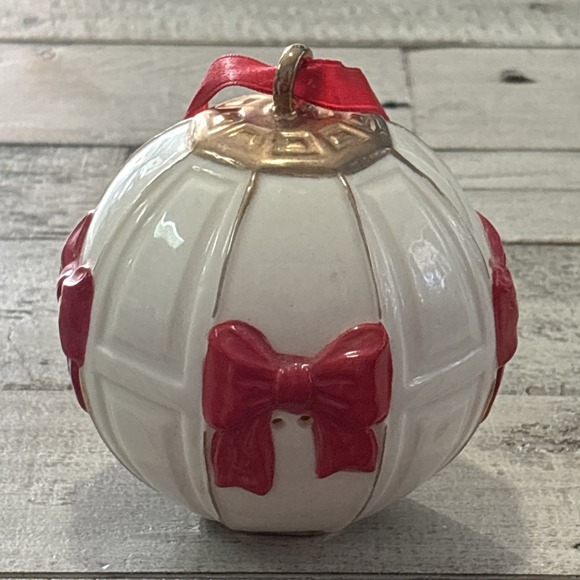 Elizabeth Arden 1994 Red Door Scented Porcelain Pomander Christmas‎ Ornament - Picture 3 of 12